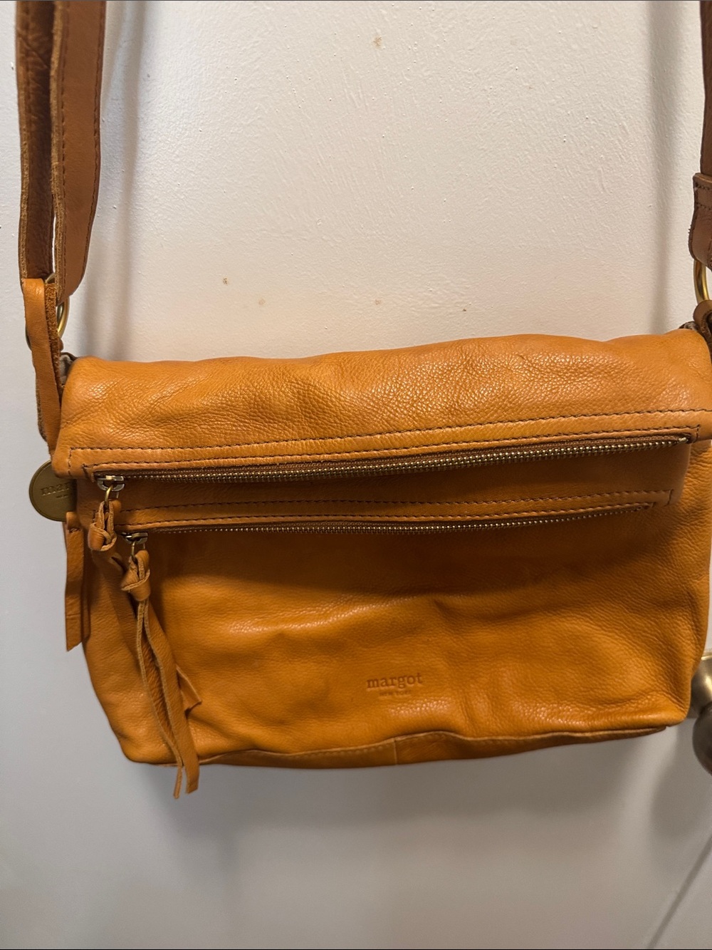 margot Leather Crossbody in Tan Cognac(no rips)
